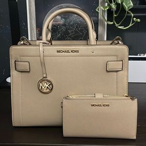 Michael Kors Rayne Satchel + wallet  - Bisque